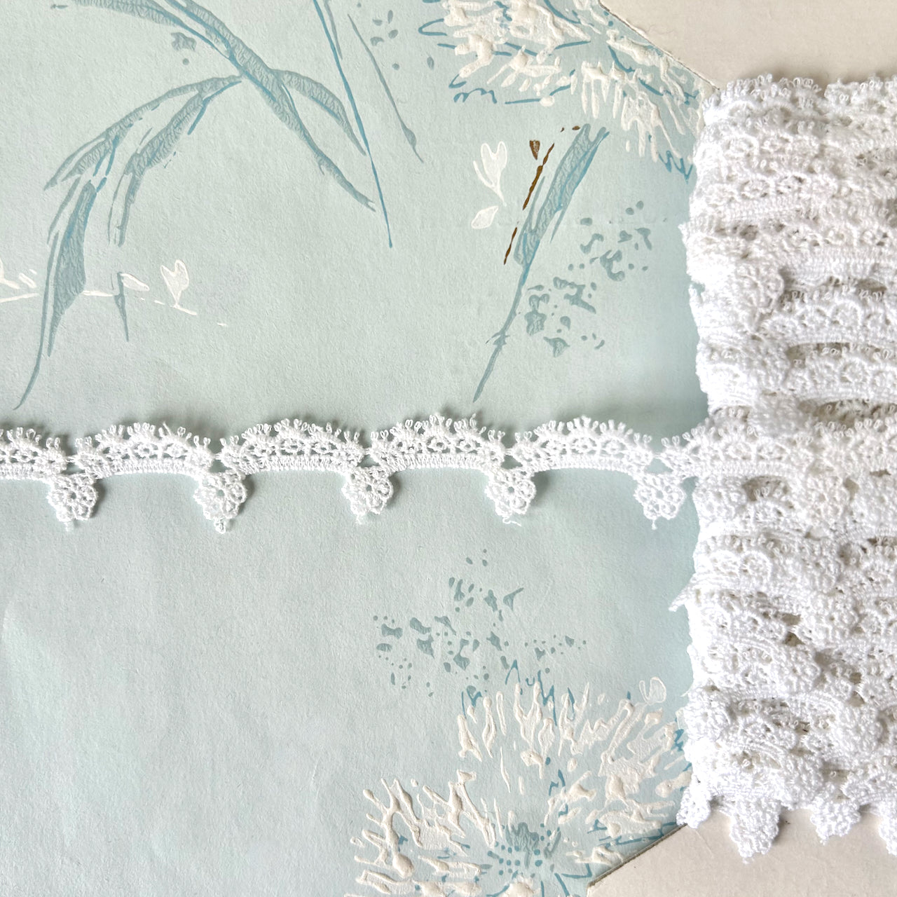 Scalloped_Floral_Venice_Lace