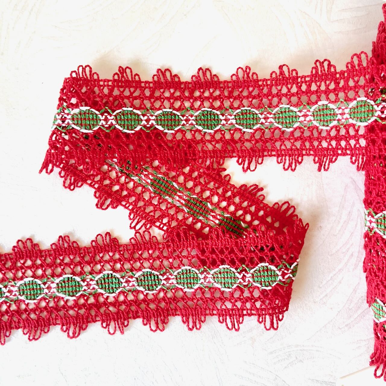 Scalloped_Loop_Cluny_Lace