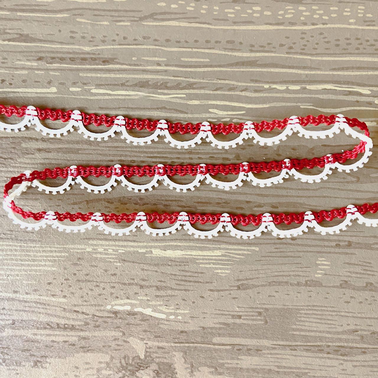 Scalloped_Picot_Loop_Braid_Red