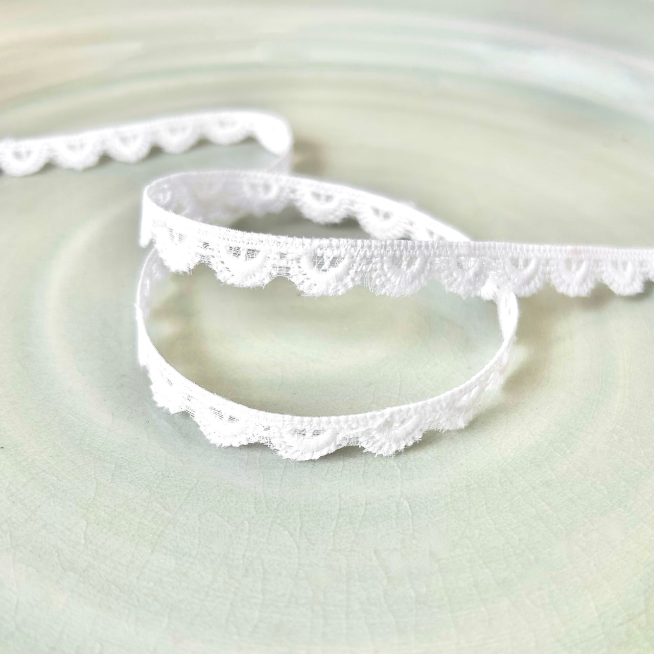 Scalloped_Venice_Lace