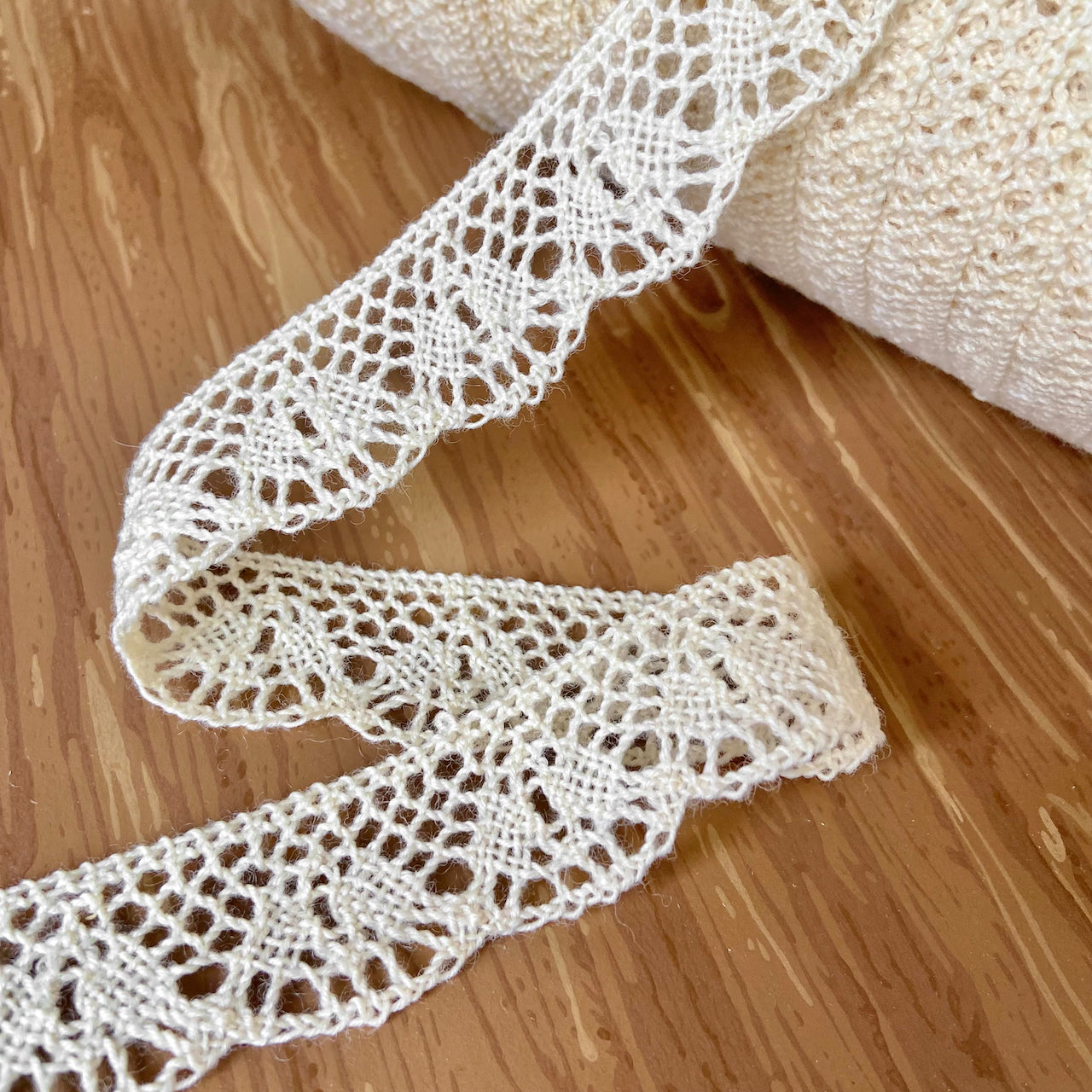 Scalloped Edge Wool Cluny Lace - Multiple Colors Scalloped Edge Wool Cluny Lace - Multiple Colors