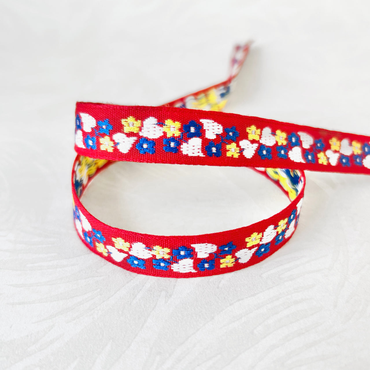 Scattered_Flowers_Jacquard_Ribbon