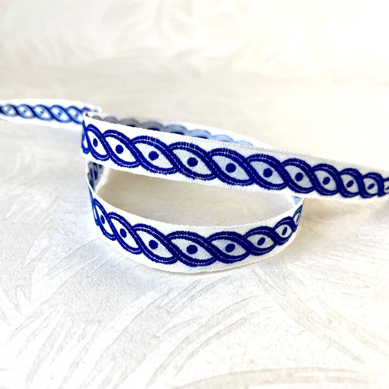 Scrolling_Lines_Jacquard_Ribbon