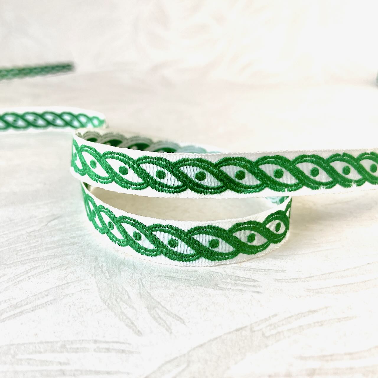Scrolling_Lines_Jacquard_Ribbon