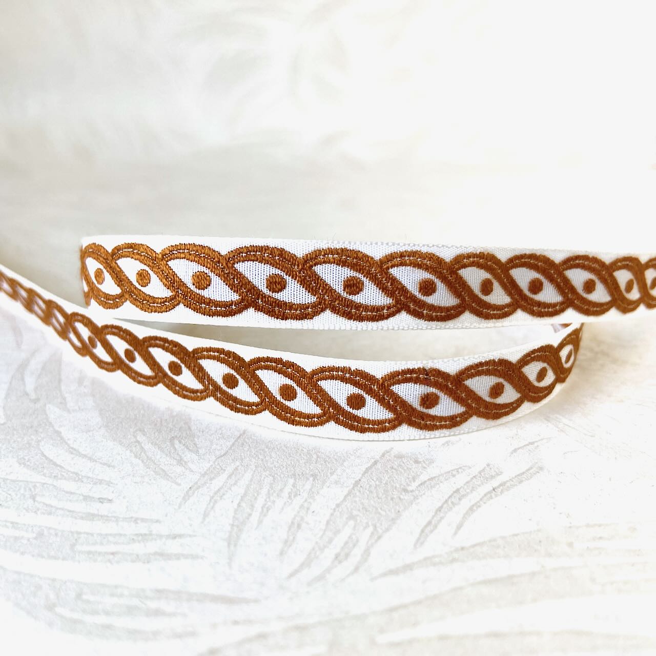 Scrolling_Lines_Jacquard_Ribbon