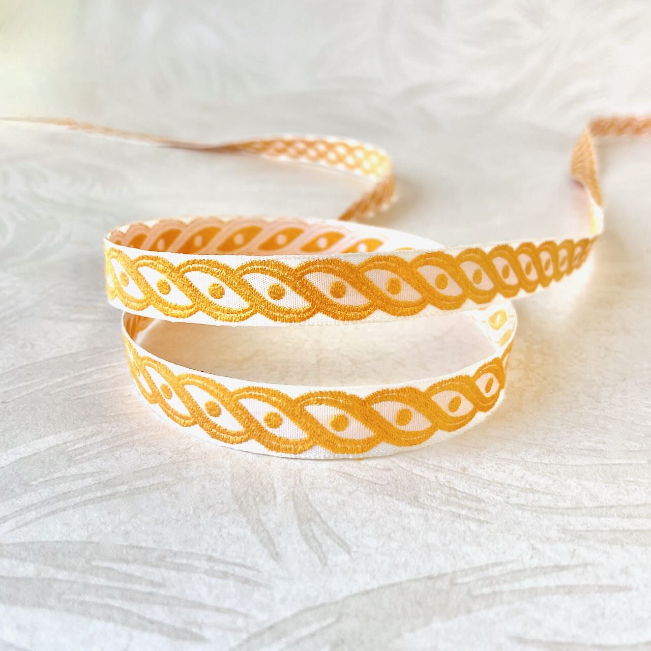 Scrolling_Lines_Jacquard_Ribbon