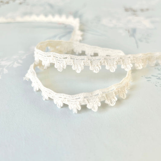 Slight_Stretch_Scalloped_Loop_Braid