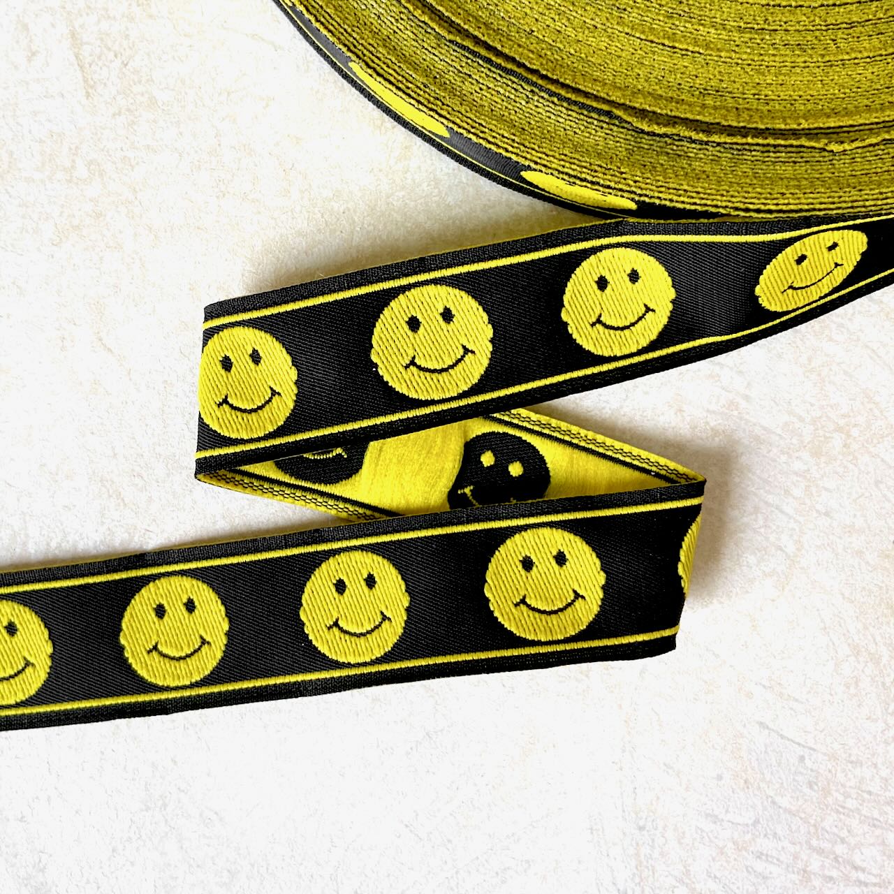 Smiley_Face_Jacquard_Ribbon