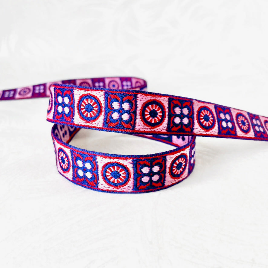 Spoke_Flower_Jacquard_Ribbon