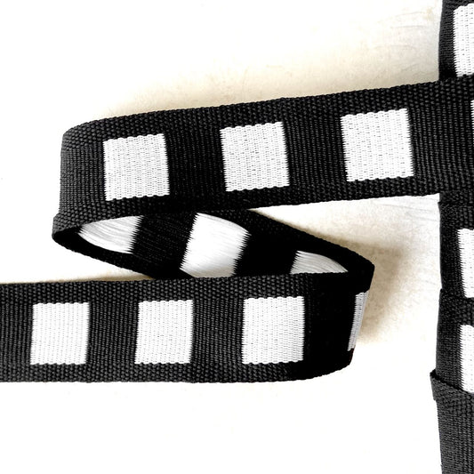Squares_Jacquard_Ribbon