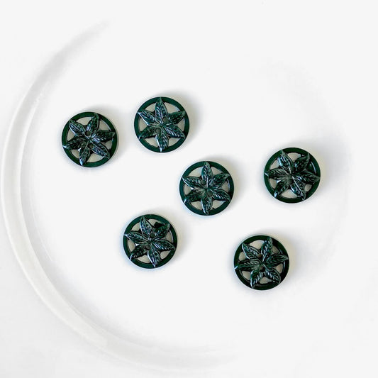 Strawberry_Leaf_Buttons