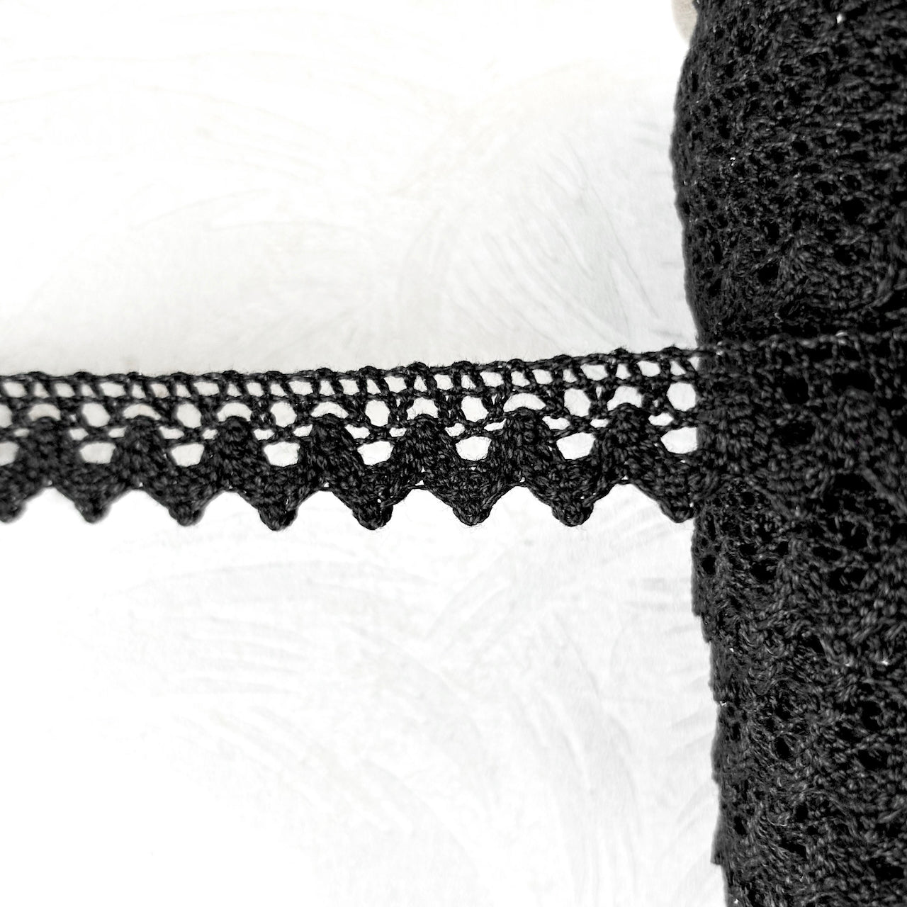 Swag_Cluny_Lace