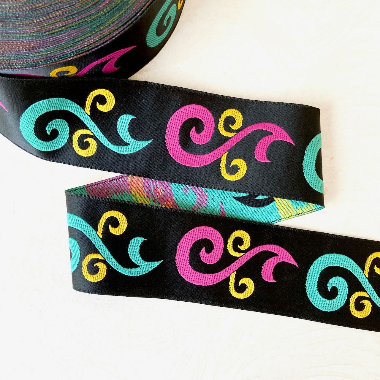 Swirls_Jacquard_Ribbon