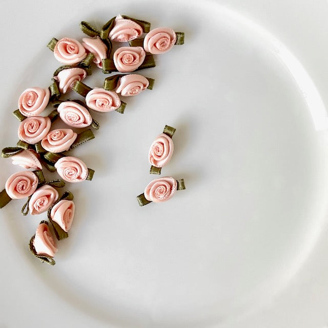 Tiny Rolled Rose - Multiple Colorways