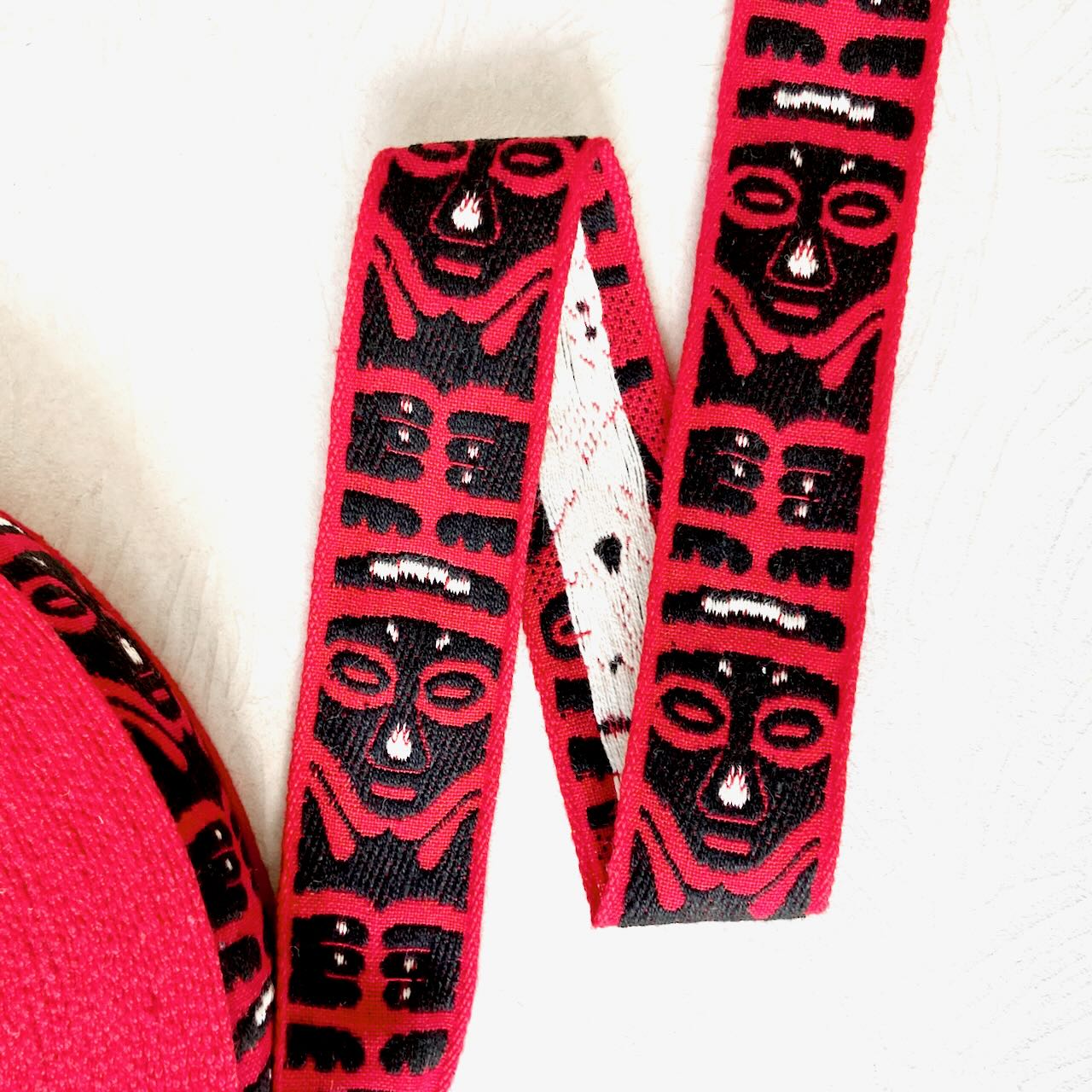 Totem_Pole_Jacquard_Ribbon