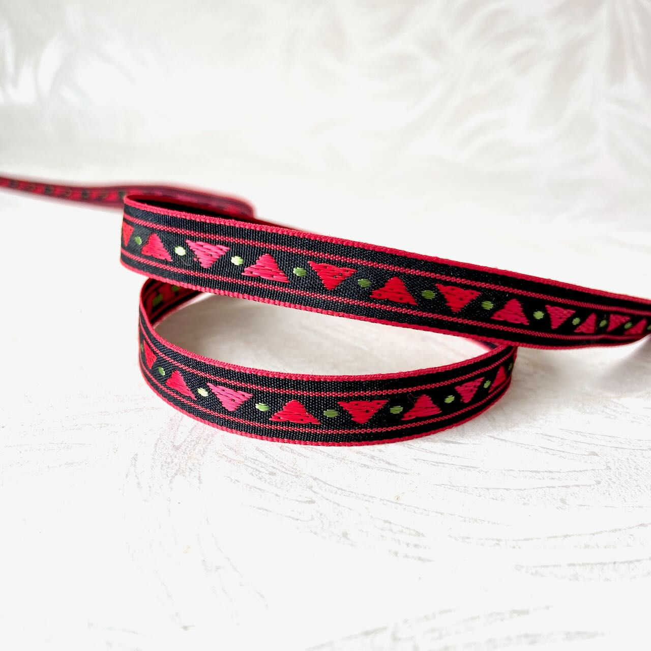 Triangle_Dot_Jacquard_Ribbon