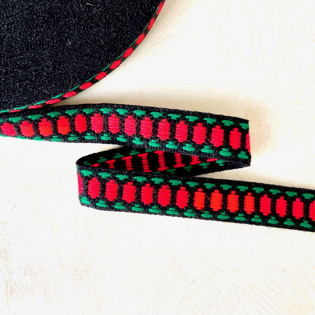 Triangle_Recangle_Sweater_Jacquard_Ribbon