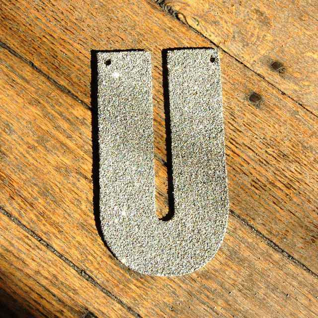 Glitter-letter-U