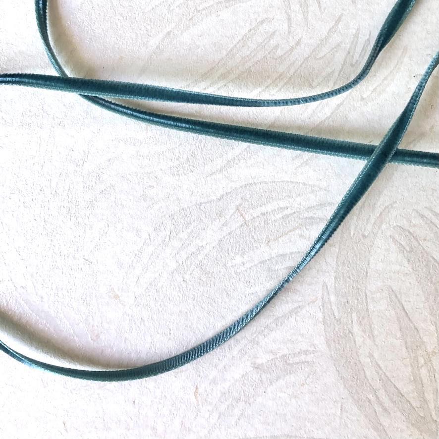 Velvet_Ribbon_Skinny_Teal