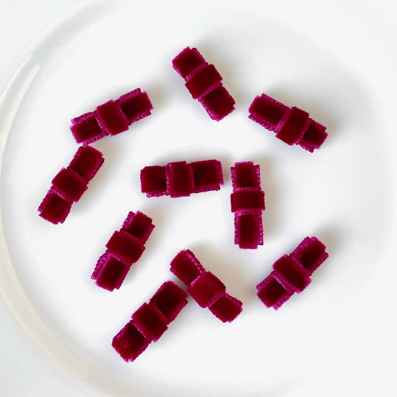 Velvet_Square_Ribbon_Bows