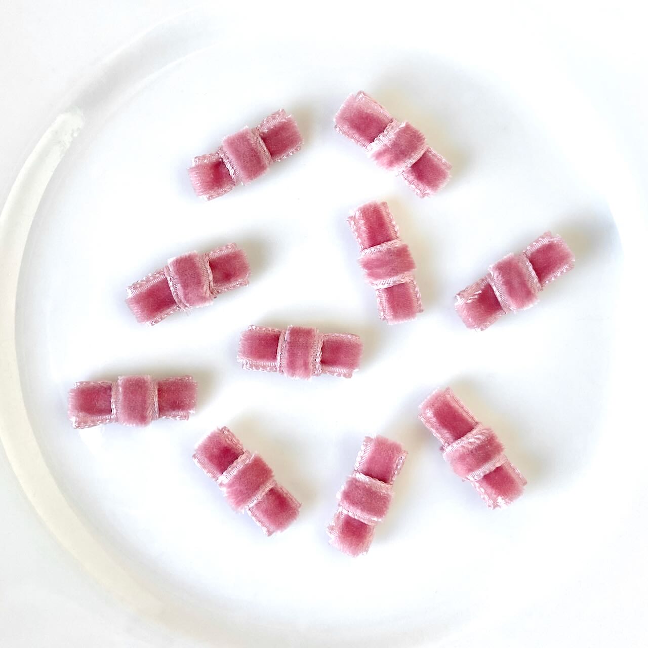 Velvet_Square_Ribbon_Bows