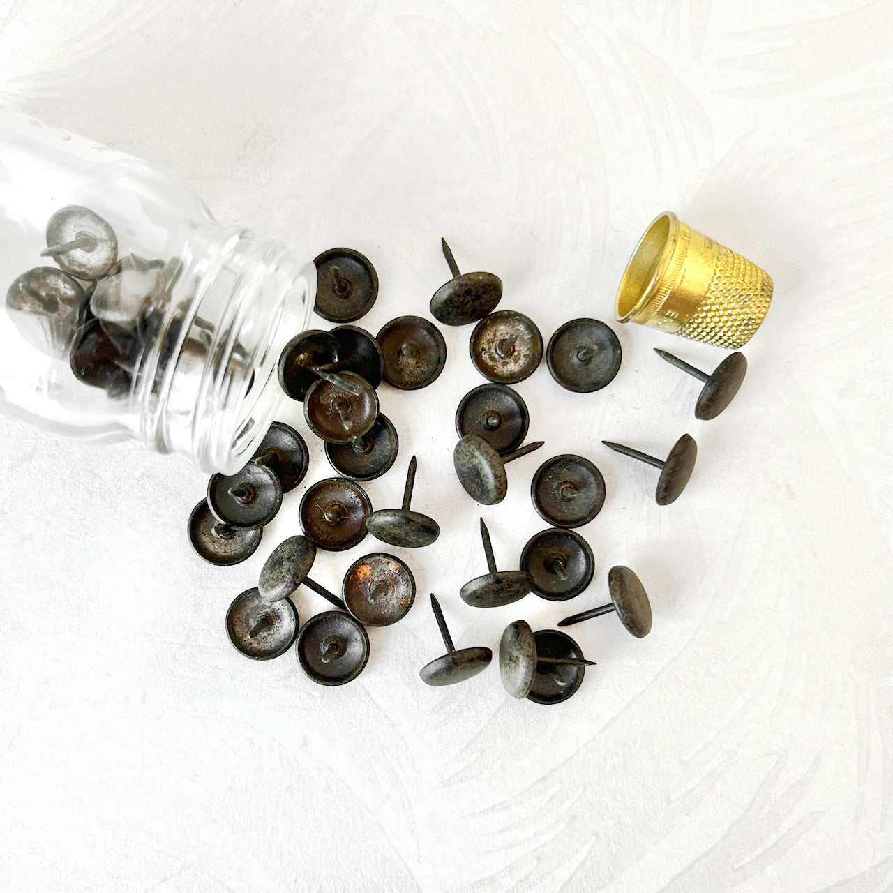 Vintage_Brass_Nail_Head_Tacks