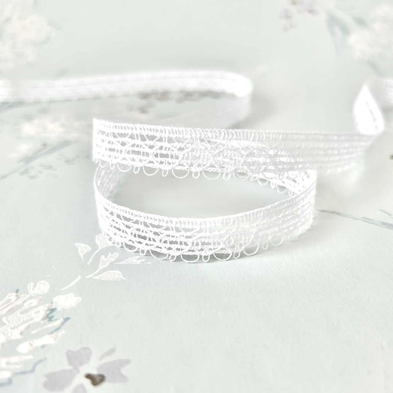 White_Circle_Flat_Lace