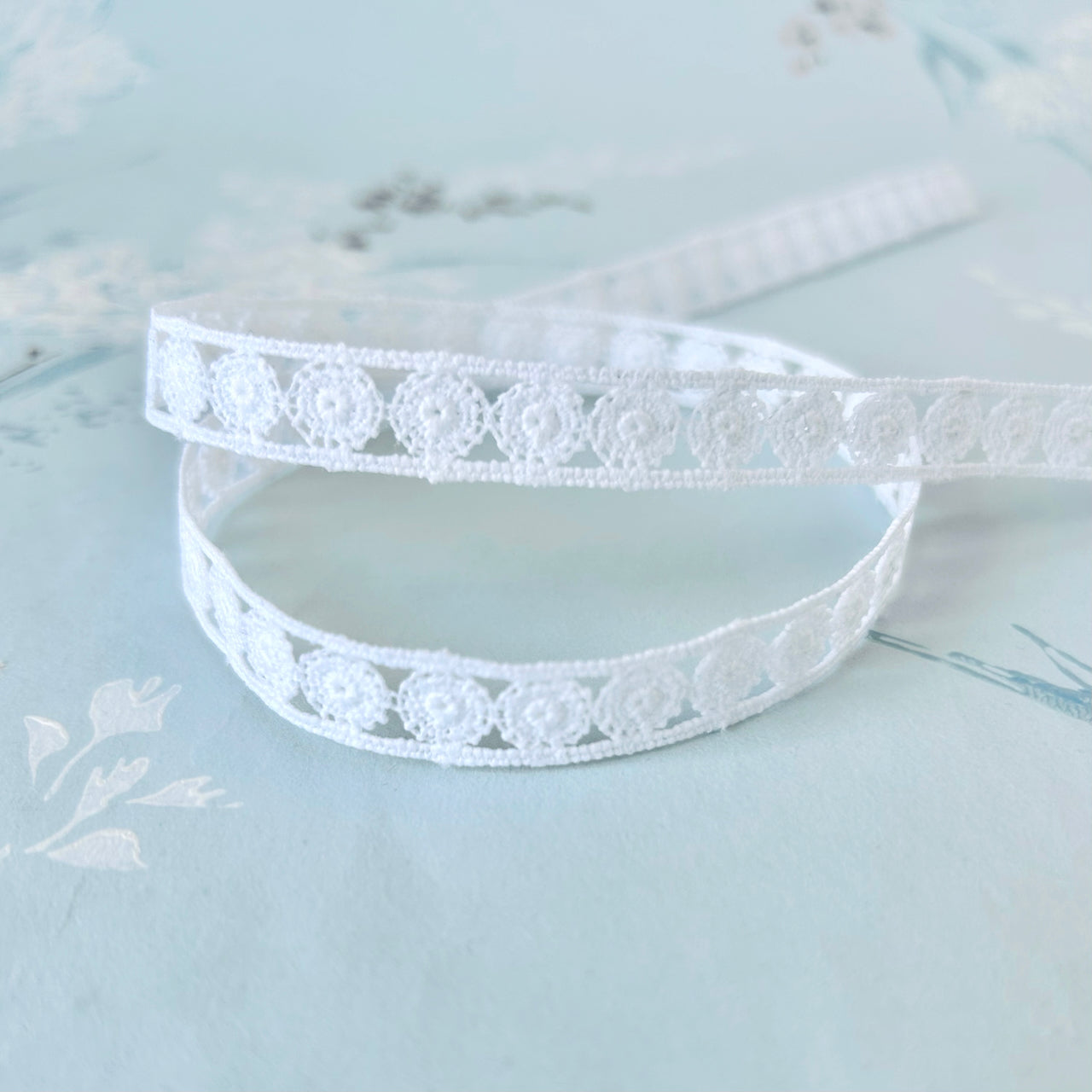 White_Circle_Venice_Lace