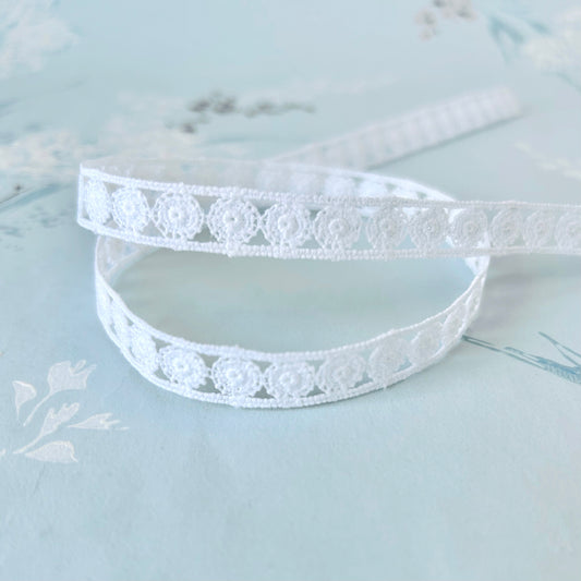 White_Circle_Venice_Lace