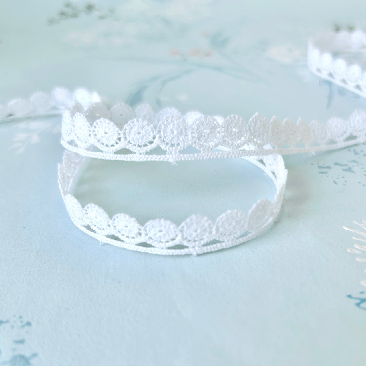White_Circle_Venice_Lace