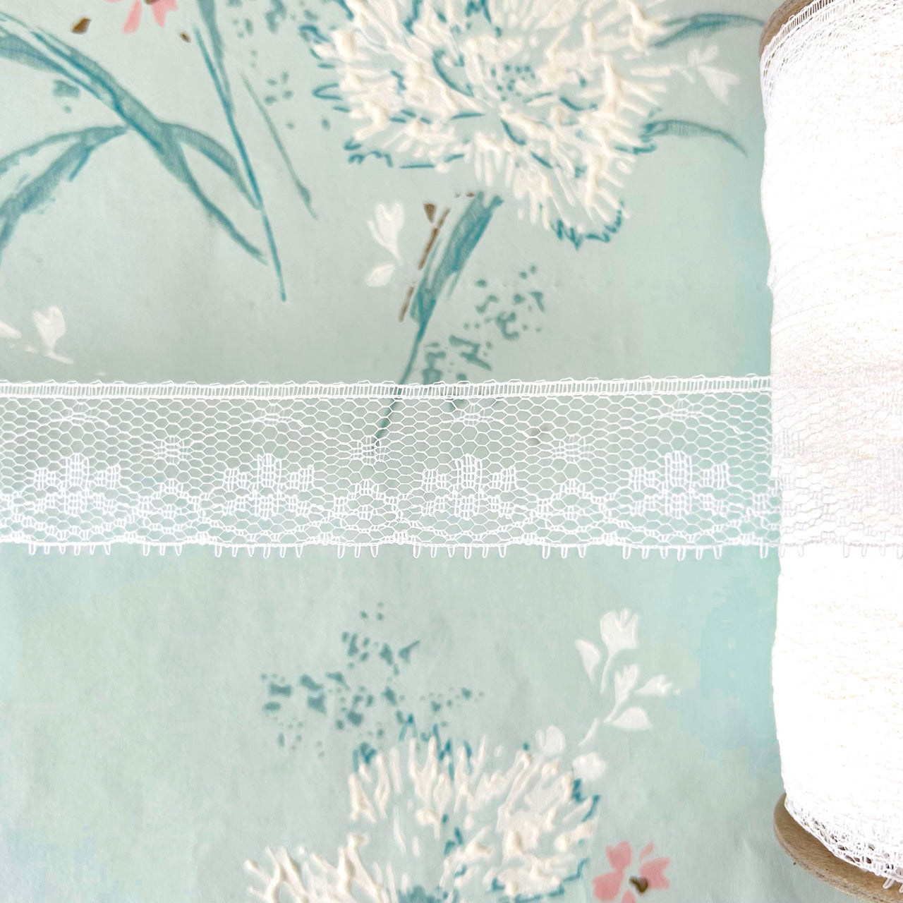 White_Floral_Flat_Lace