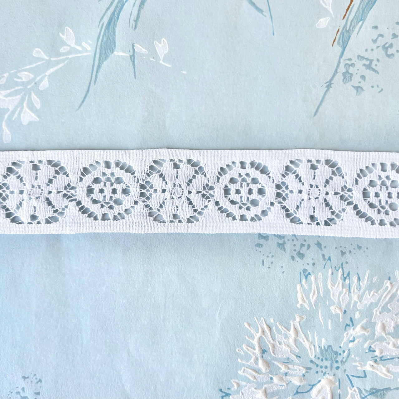 White_Floral_Flat_Lace