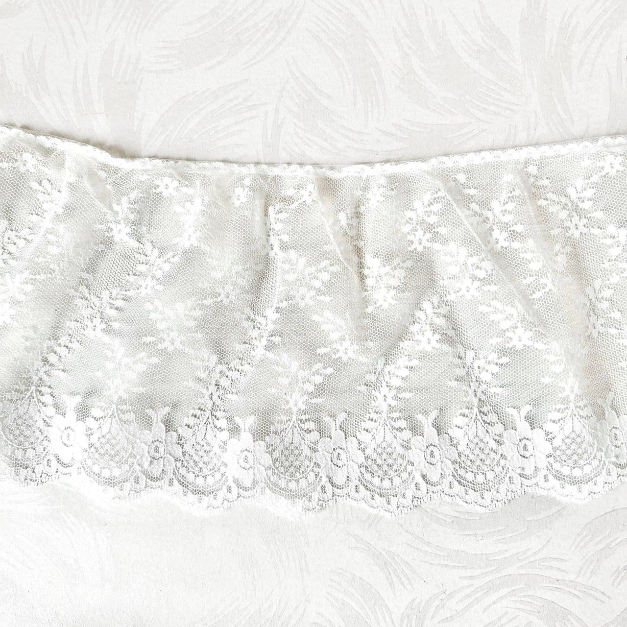 Wide_Scalloped_Floral_Ruffled_Lace