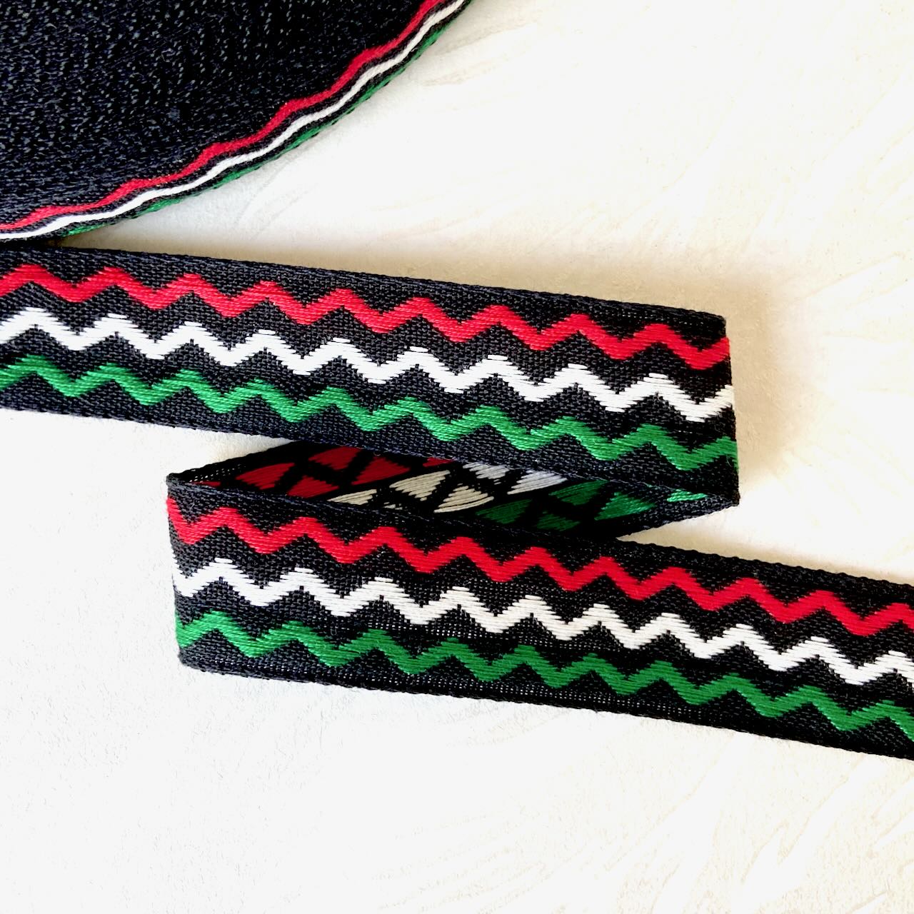 ZigZag_Line_Jacquard_Ribbon