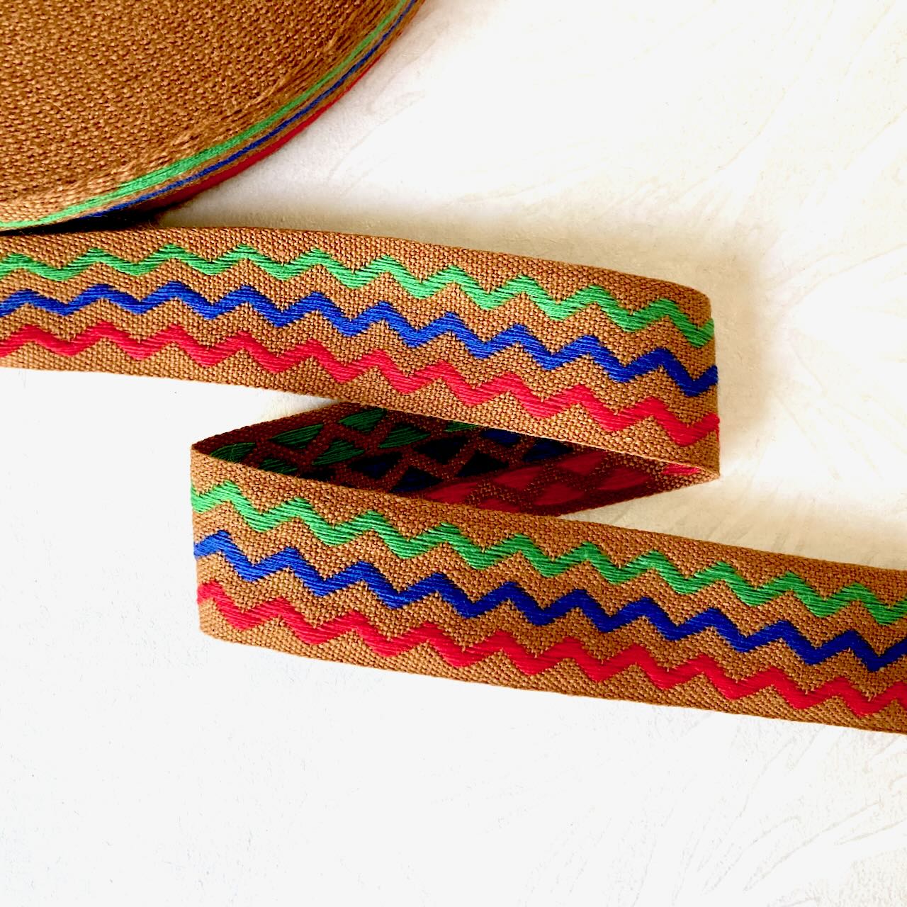 ZigZag_Line_Jacquard_Ribbon
