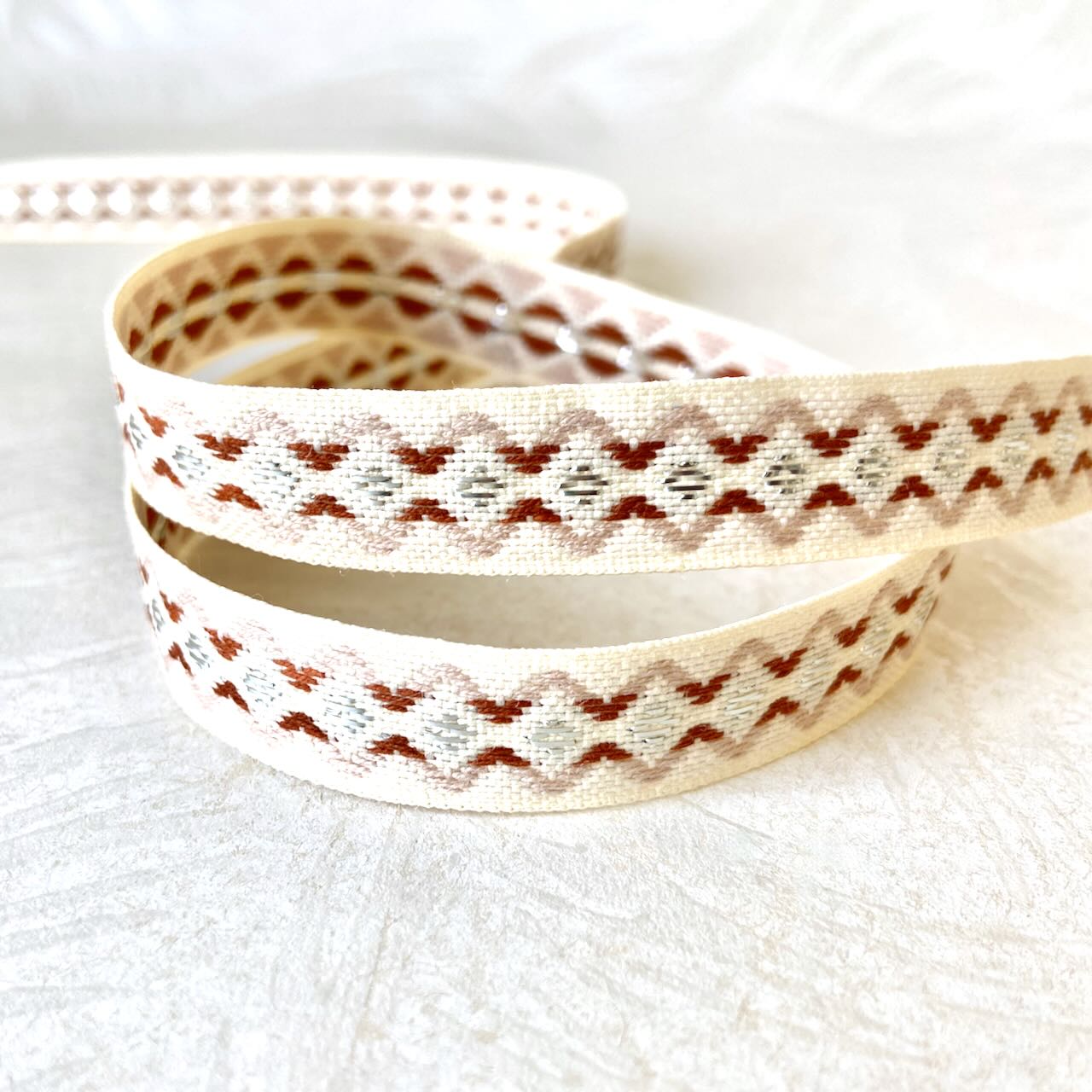 Zig_Zag_Metallic_Jacquard_Ribbon