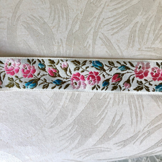 Rosebud_Jacquard_Ribbon_Pink