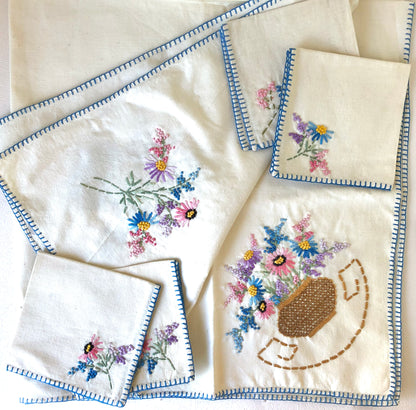 Perfect Embroidered Tablecloth & Napkin Set - Vintage