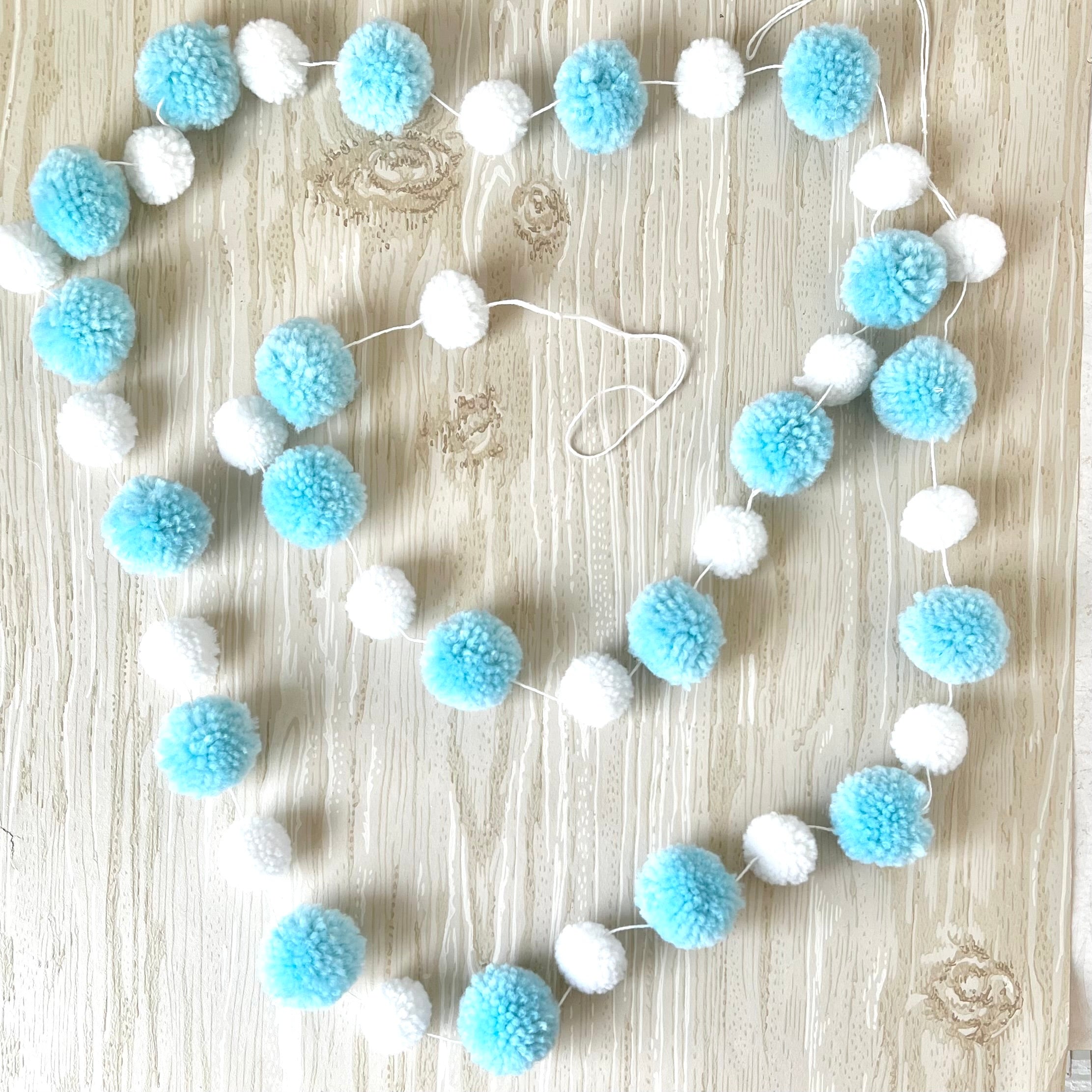 Pom Pom Garland – Rose Mille