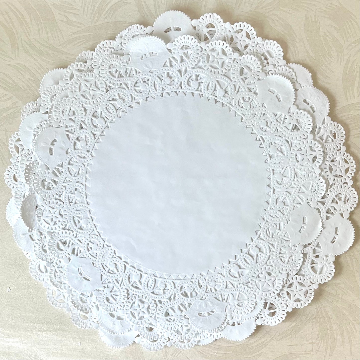 Round Paper Cake Doilies -10