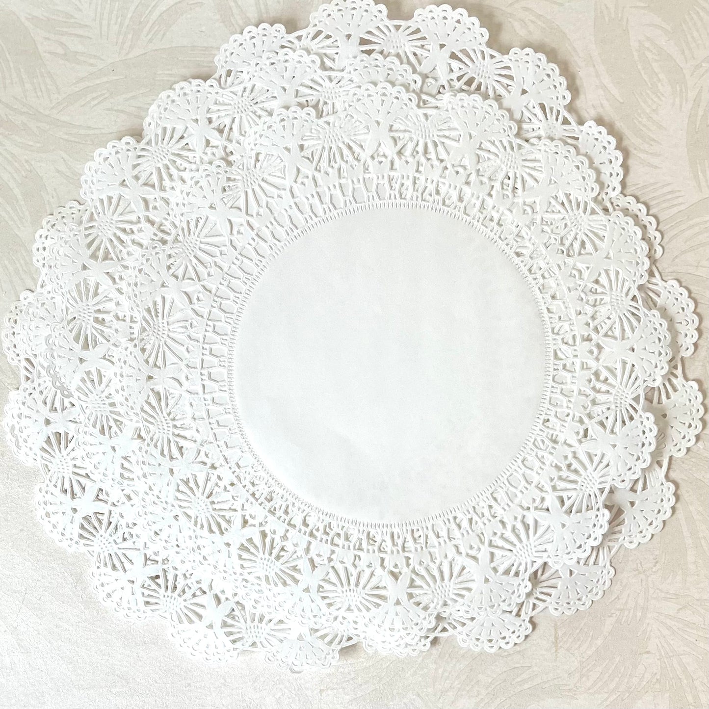 Round Paper Cake Doilies -10