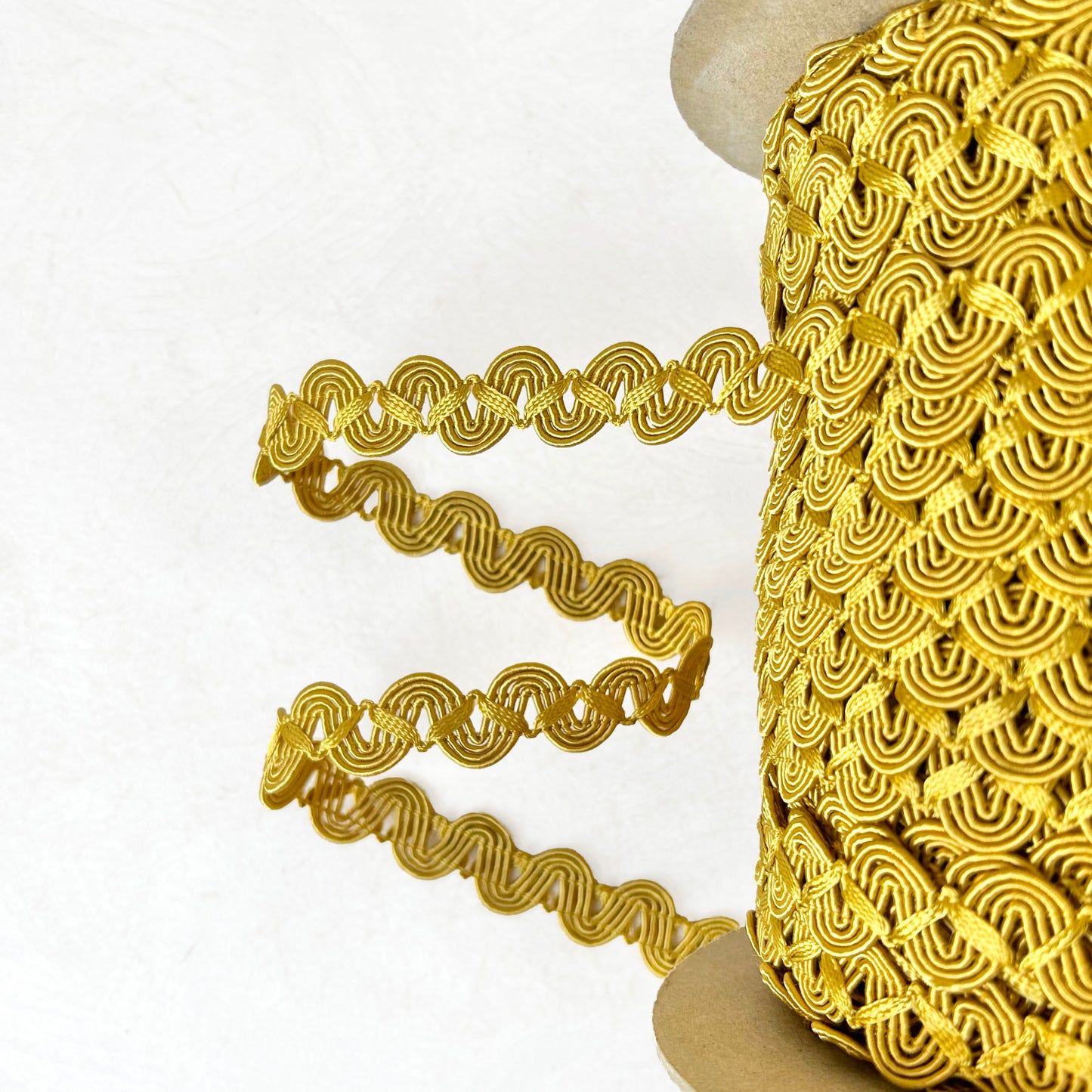 Antique_Gold_Wavy_Braid