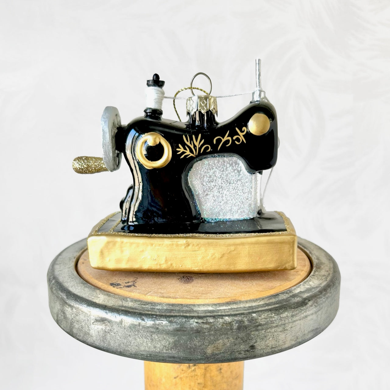 Antique_Sewing_Machine_Ornament