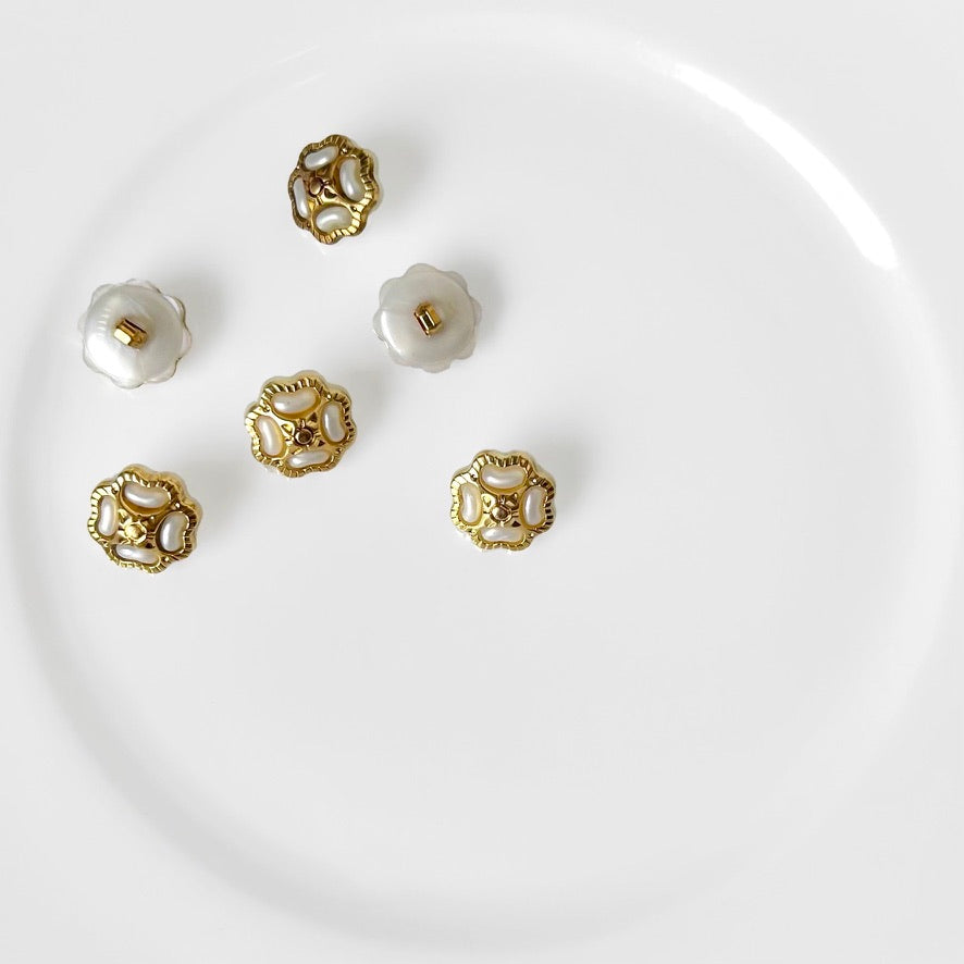 Flower Shaped Gold & White Shank 15MM Button