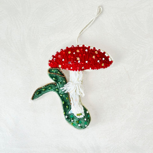 Beaded_Amanita_Muscaria_Ornament
