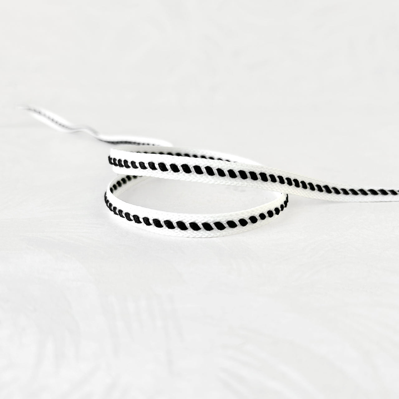 Black_And_White_Inset_Braid