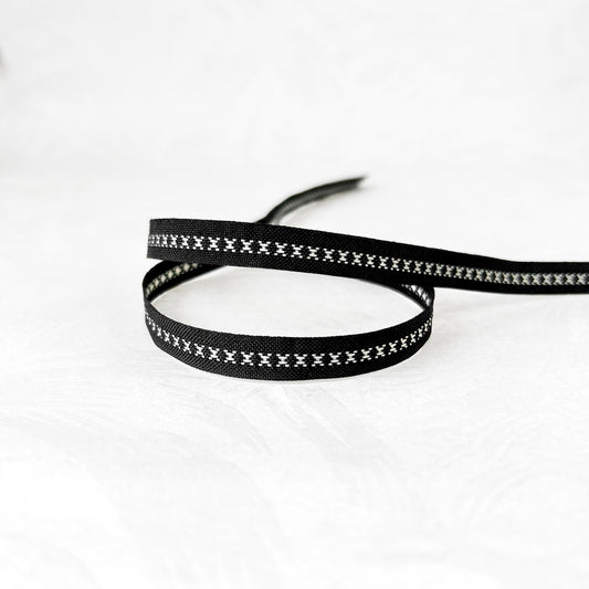 Black_And_White_X_Jacquard_Ribbon