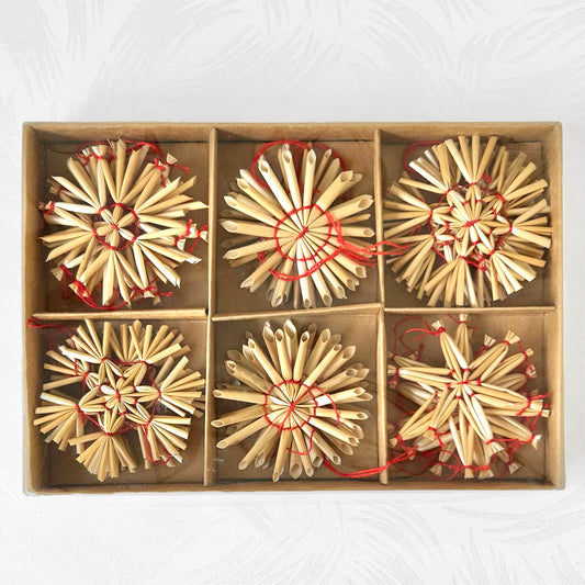 Box_Of_Straw_Ornaments