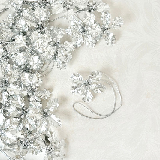 Silver Holly Stretch Loop