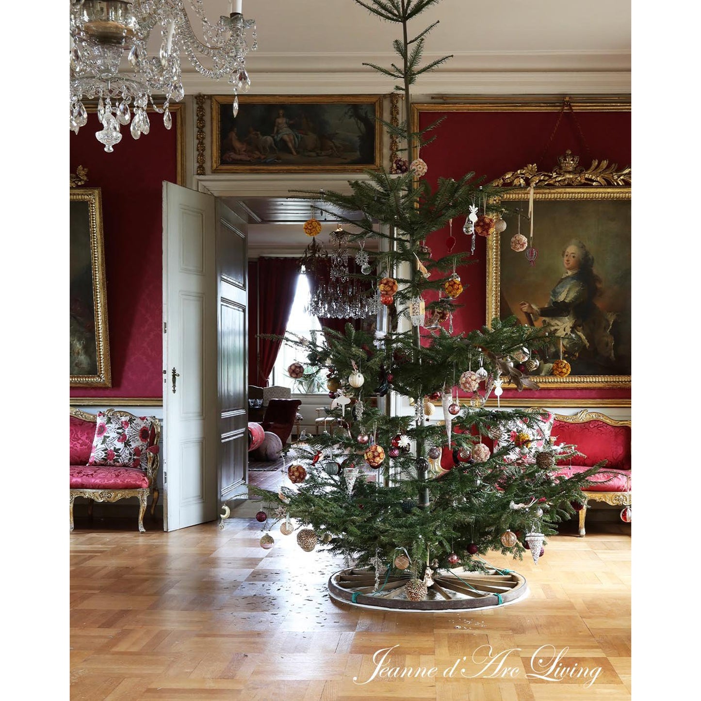 Christmas Special Edition 2025 - a Jeanne d'Arc Living Publication